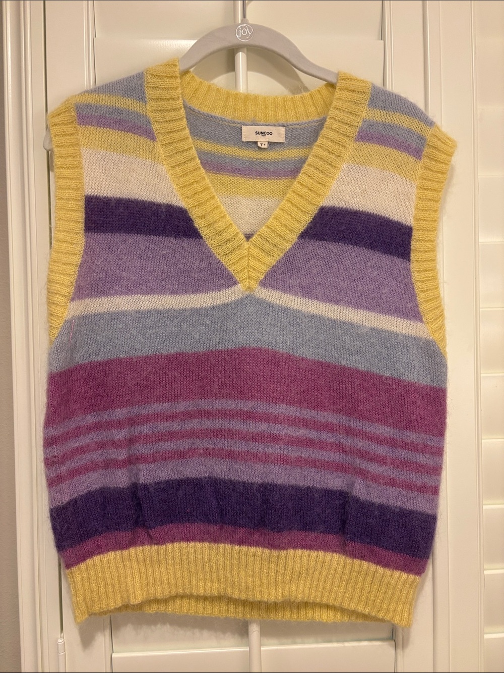 SUNCOO Yellow Trim Multi-Stripe V-Neck Sweater Vest